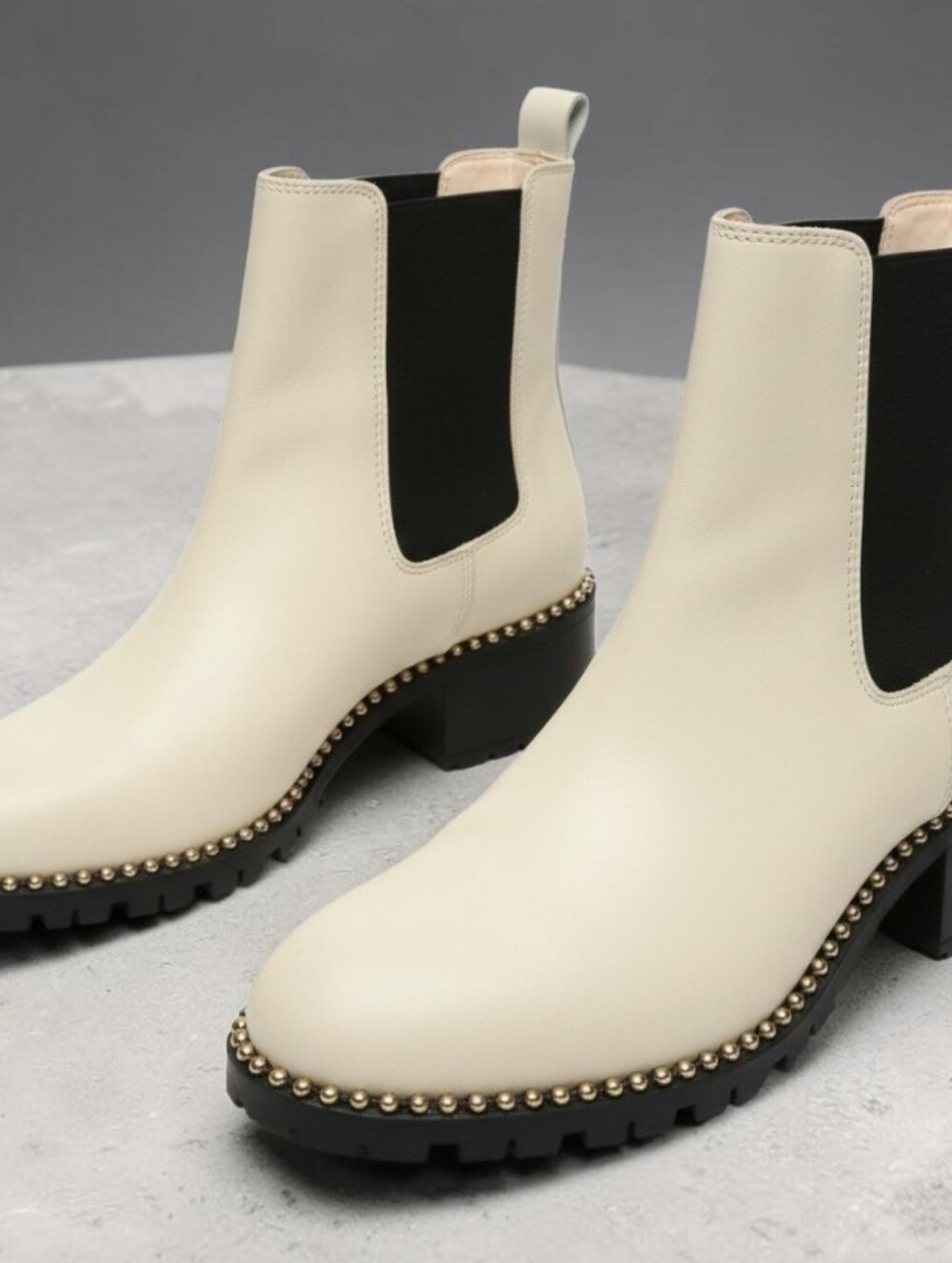 BCBGeneration Natti Chelsea Womens Ankle Boots "Bianca" size 8.5